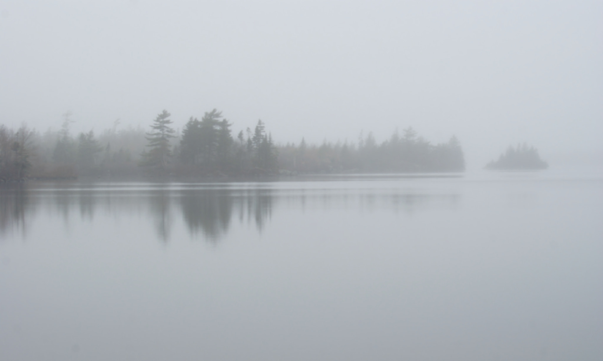 Sony 75-300mm F4.5-5.6 sample photo. Fggy lake photography