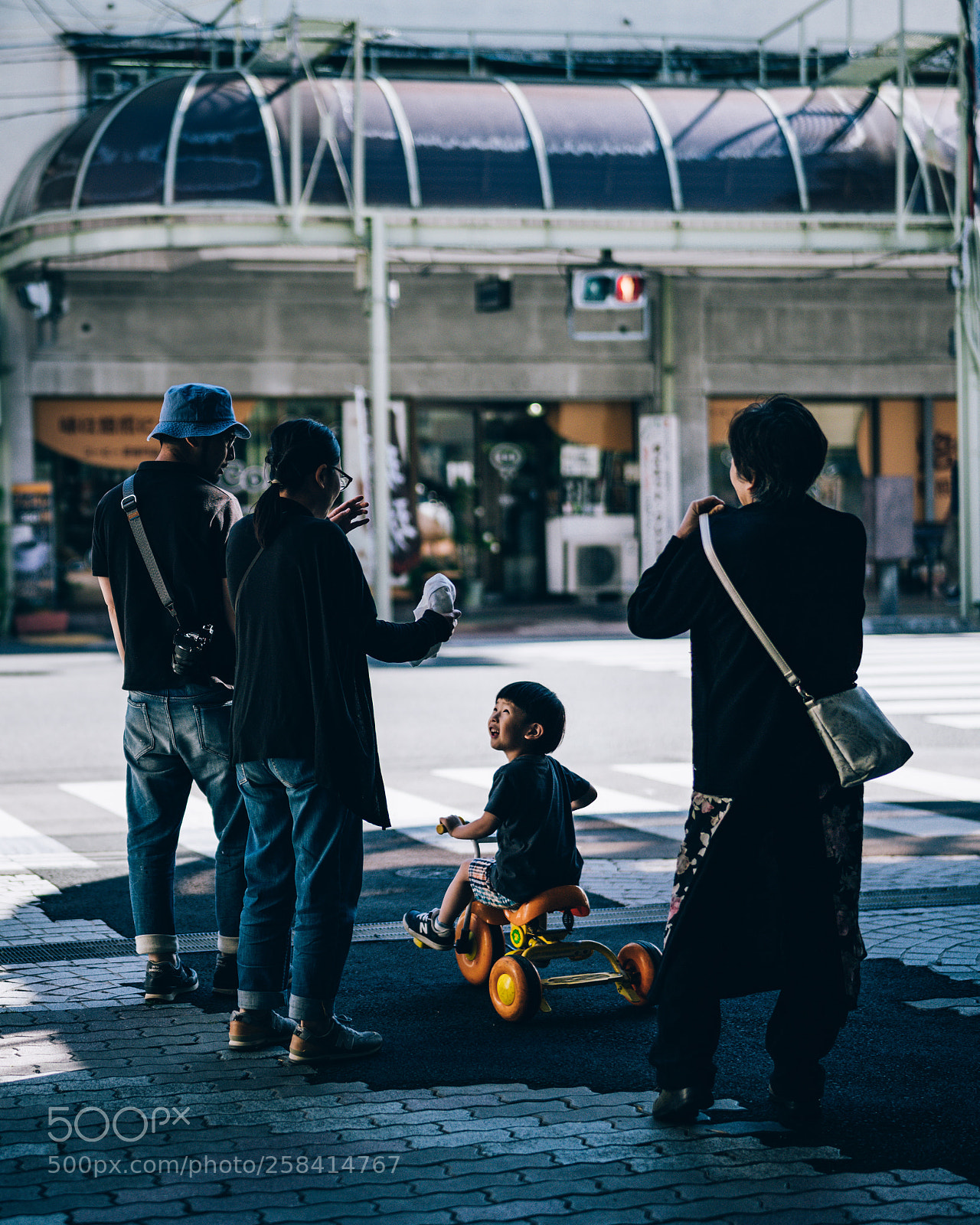 Sony a7R III sample photo. I wait at stoplights photography