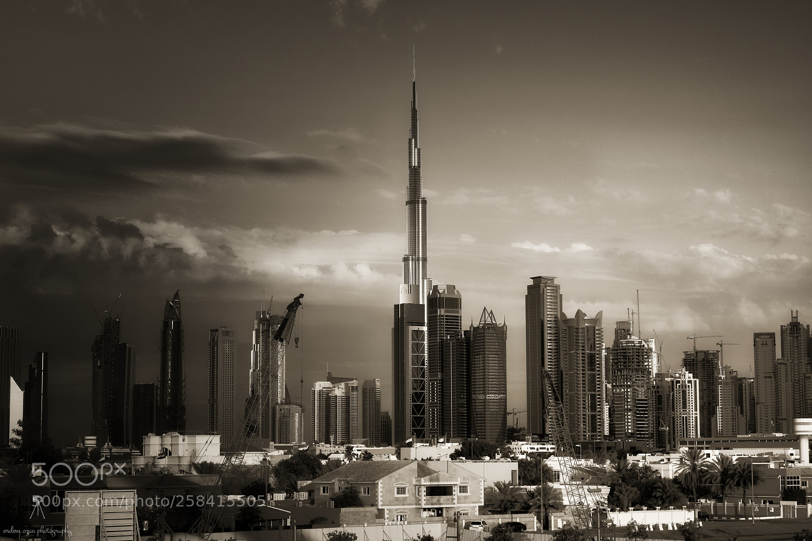 Canon EOS 5D Mark IV sample photo. City in the dark photography