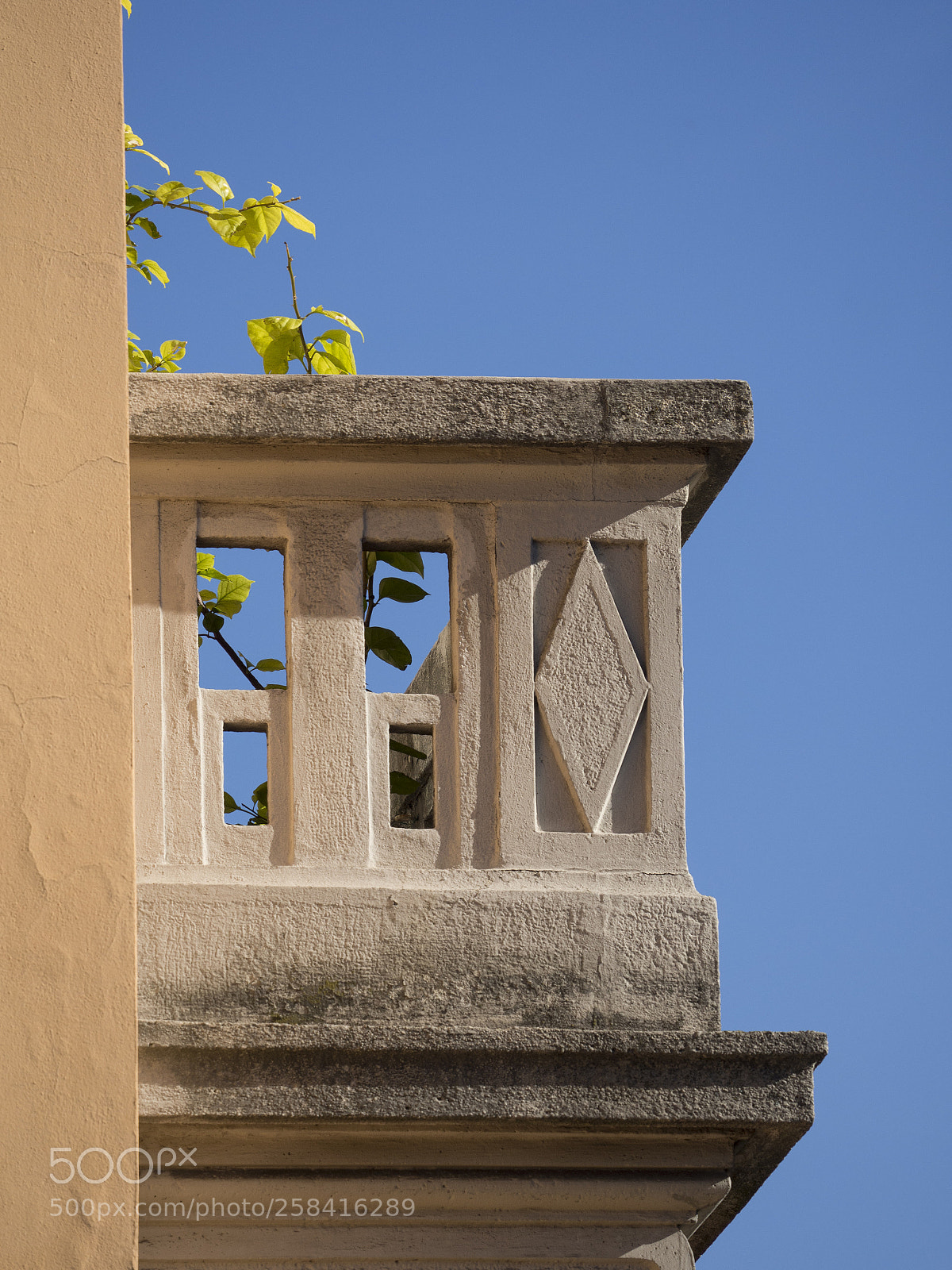 Olympus OM-D E-M10 II sample photo. Stone balcony of old photography