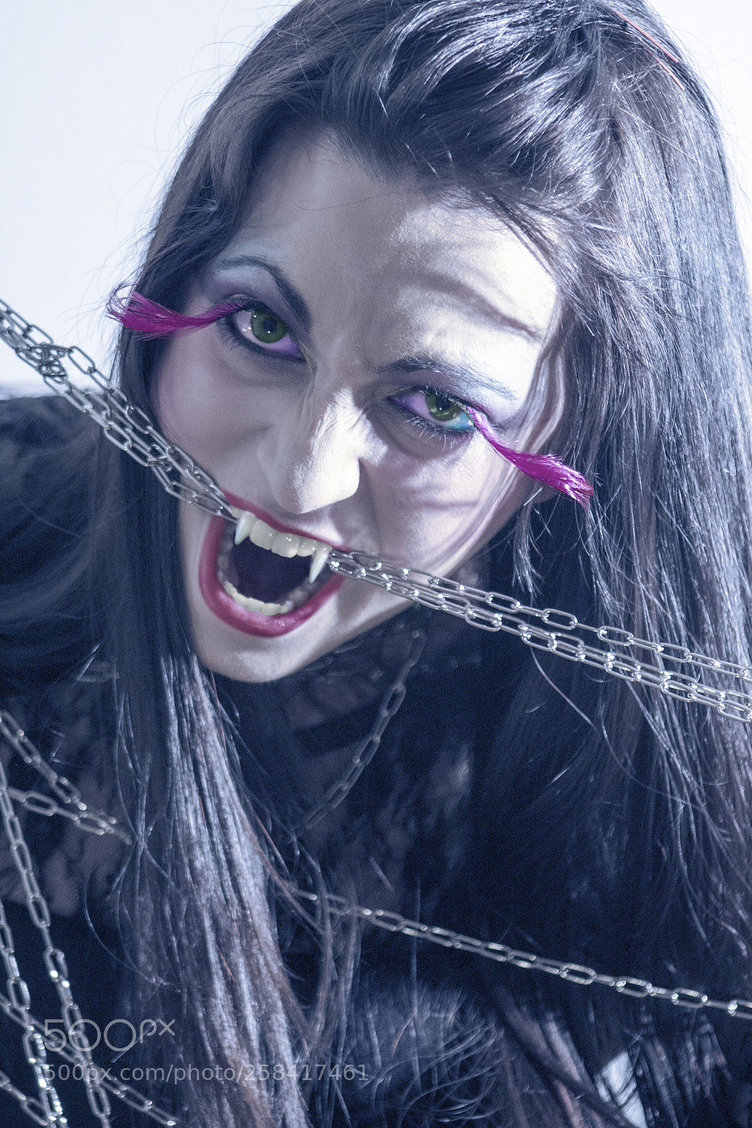 Canon EOS 550D (EOS Rebel T2i / EOS Kiss X4) sample photo. Vampire photography