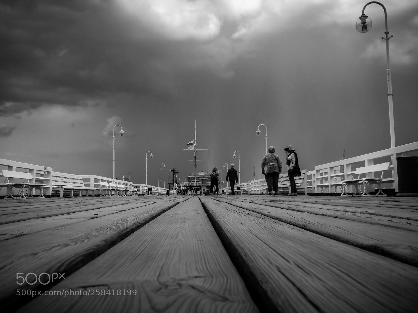 Apple iPhone 6s Plus sample photo. Stormy weather on sopot's photography