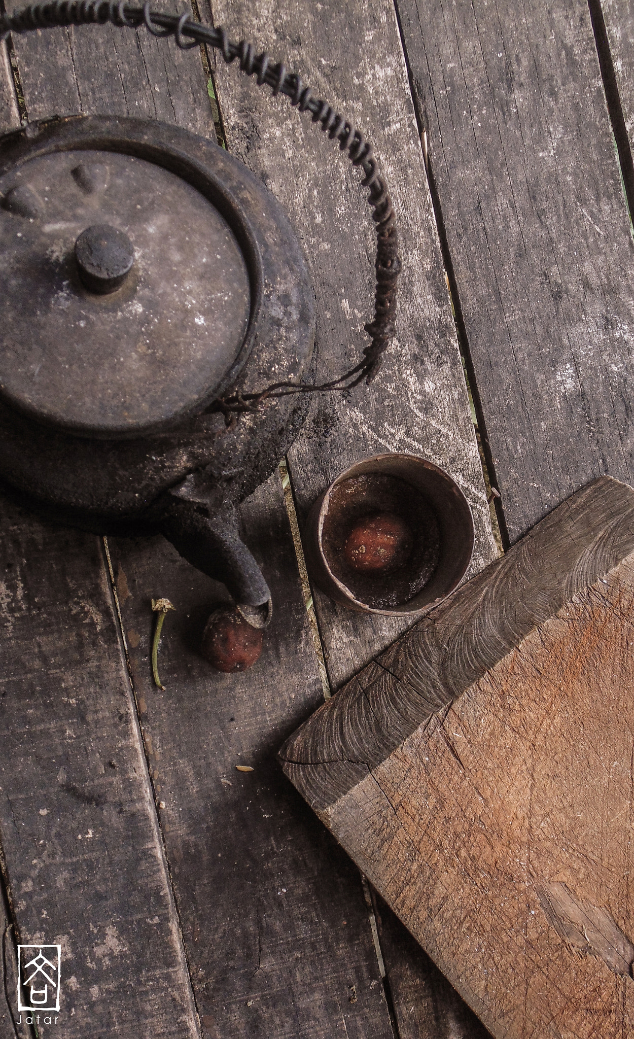 Sony Cyber-shot DSC-H200 sample photo. Vietnam old pot photography