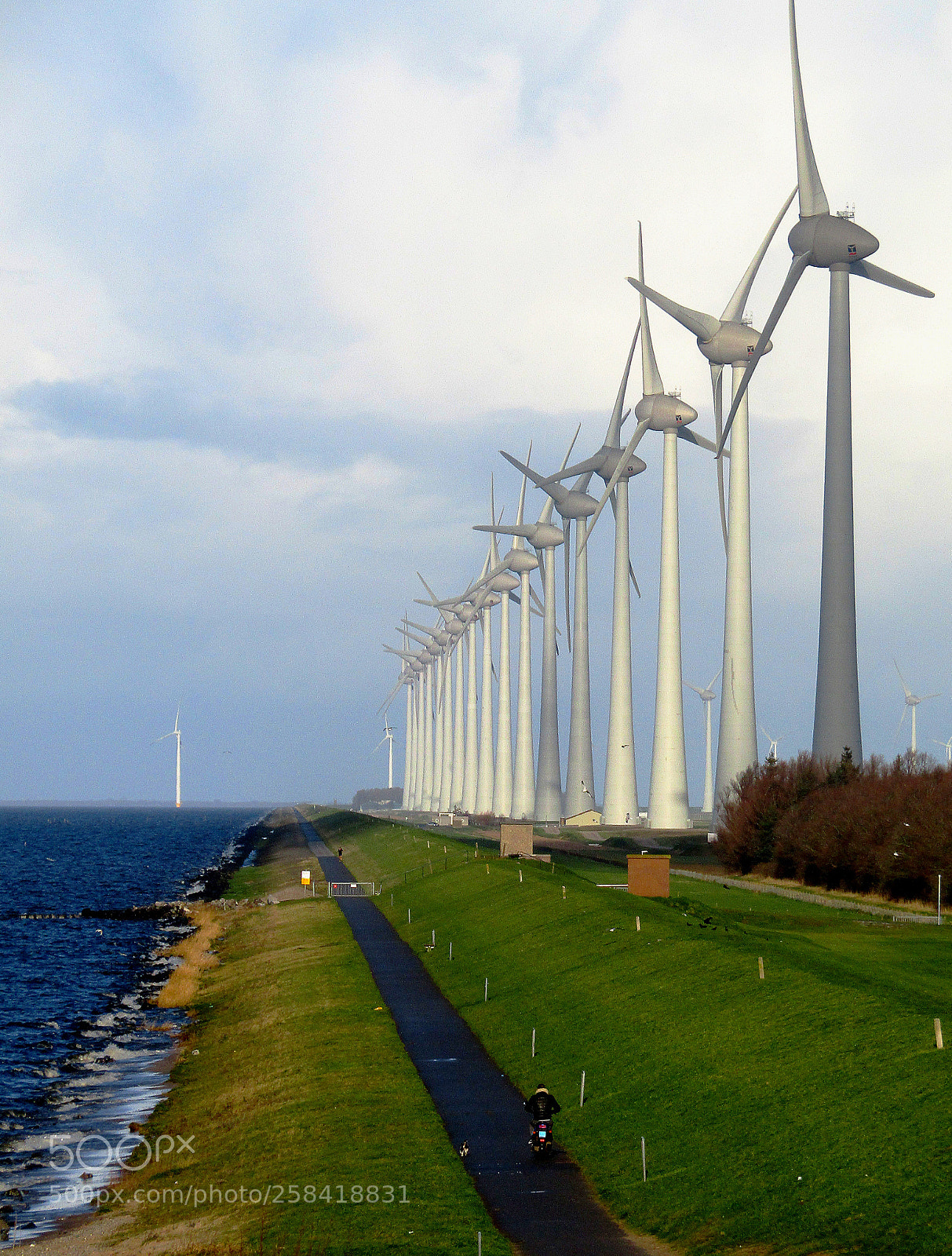 Canon PowerShot SX410 IS sample photo. Windmills road photography