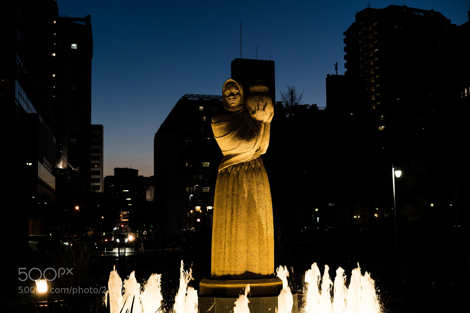 Sony a7R III sample photo. That statue is always photography