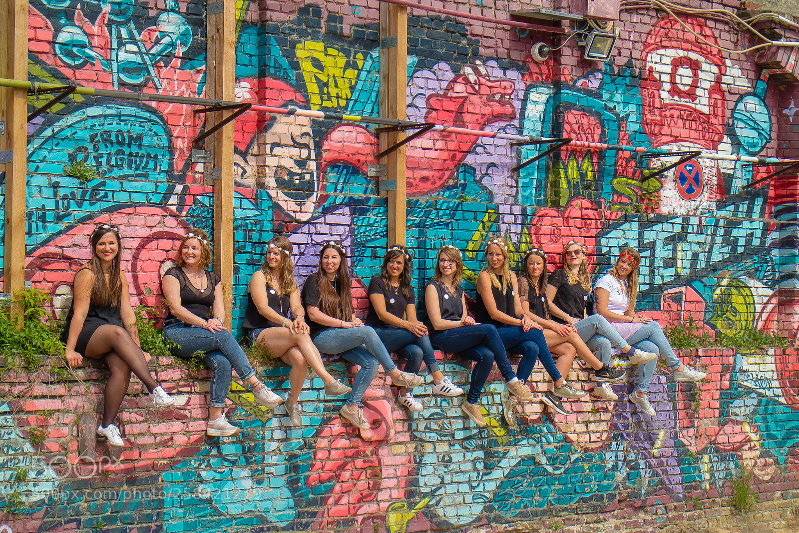 Canon EOS M3 sample photo. Ten girls in a photography