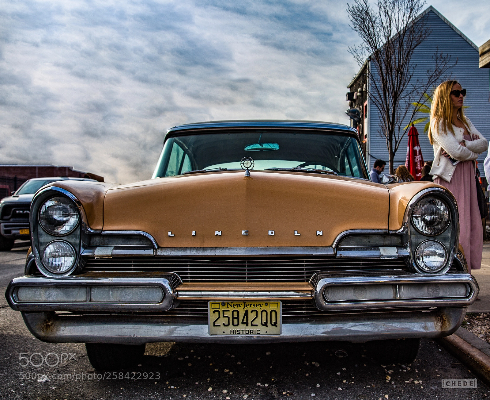 Canon EOS 6D sample photo. Lincoln 1957 premiere photography