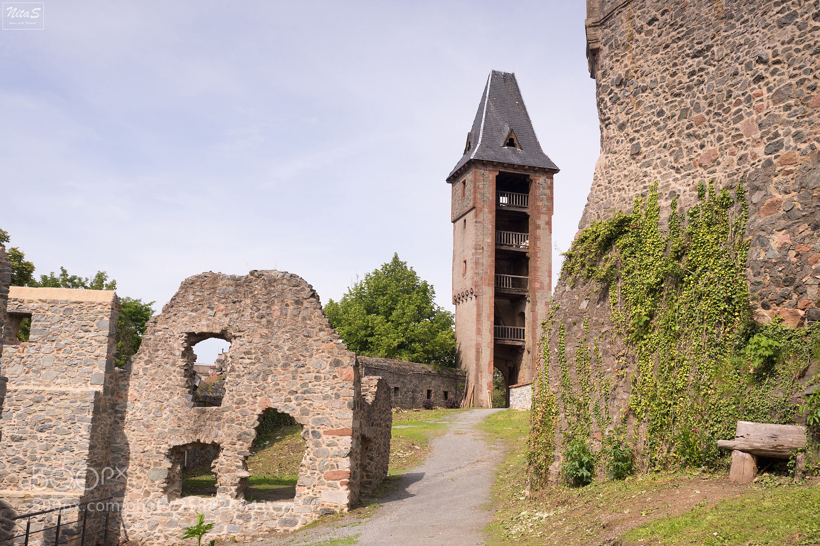 Olympus OM-D E-M1 Mark II sample photo. Frankenstein castle by day photography