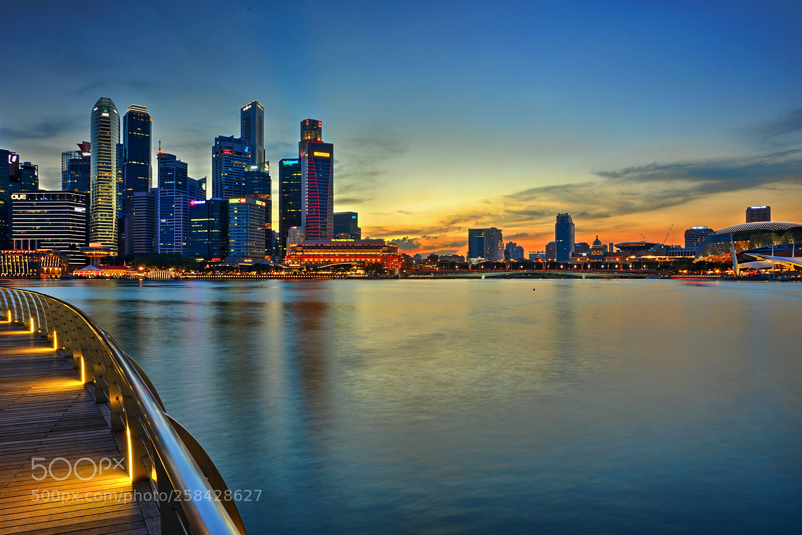 Sony a7 II sample photo. A business day comes photography