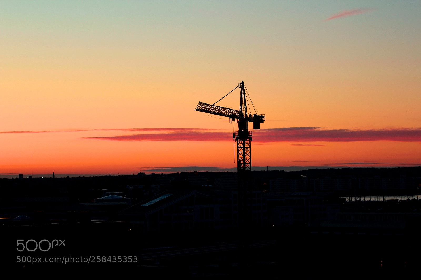 Canon EOS 600D (Rebel EOS T3i / EOS Kiss X5) sample photo. Tower crain photography