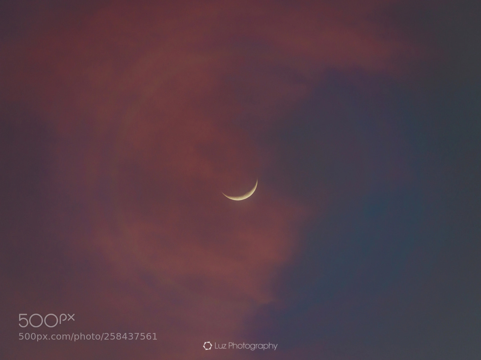 Olympus OM-D E-M10 II sample photo. Moon, sunset and halo photography