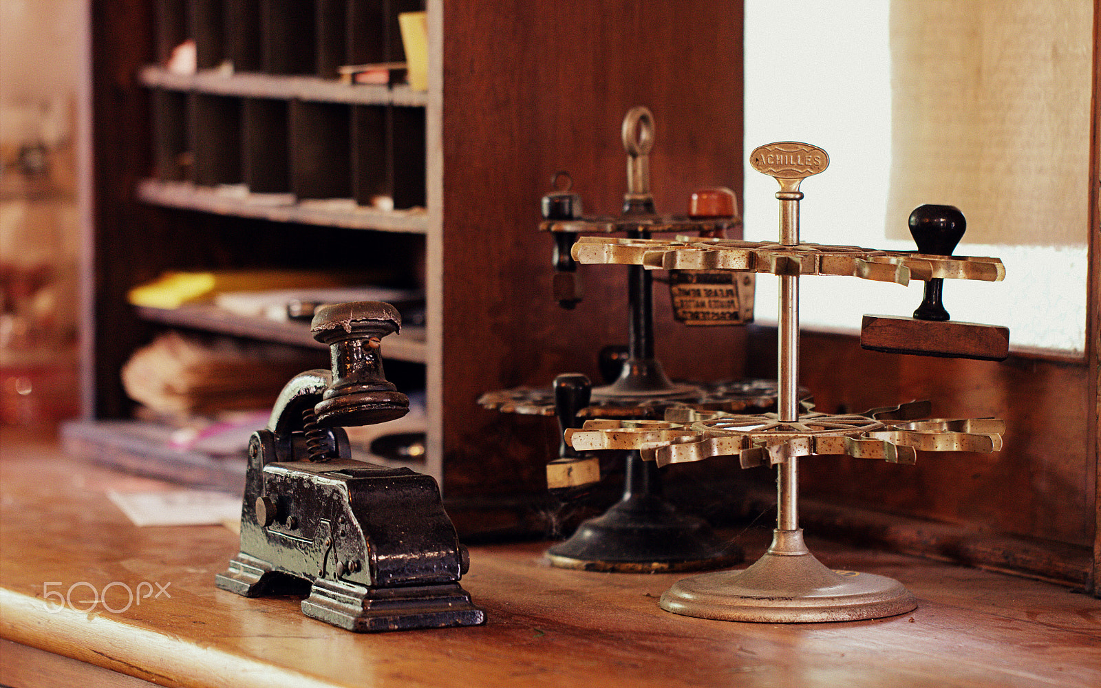 Canon EF 100mm F2.8L Macro IS USM sample photo. Antique railroad station desk photography
