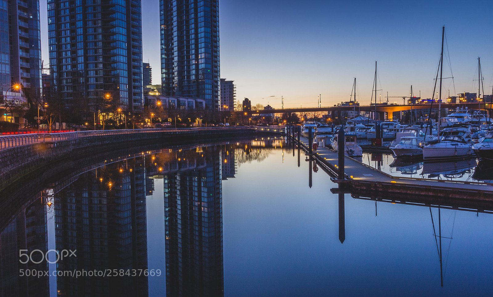 Canon EOS 600D (Rebel EOS T3i / EOS Kiss X5) sample photo. Quayside marina before sunrise photography