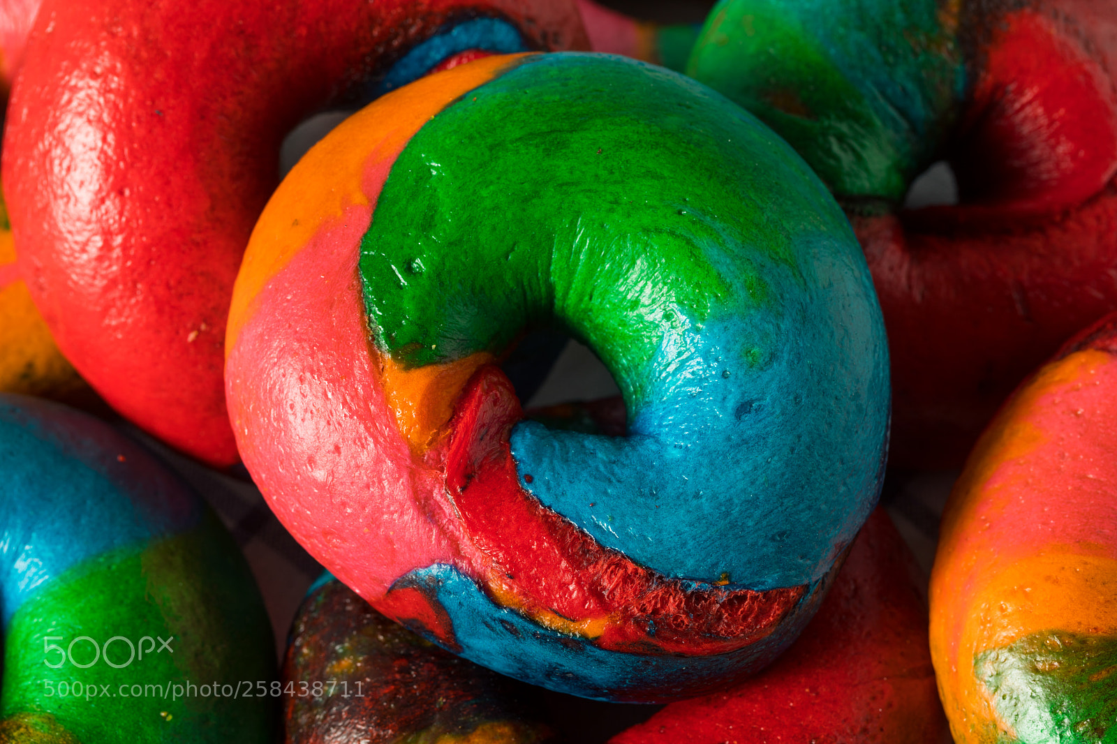 Canon EOS 5D Mark IV sample photo. Sweet homemade rainbow bagels photography