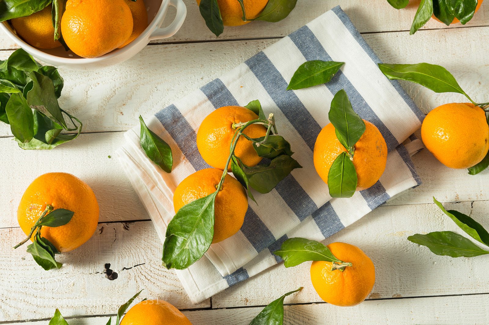 Canon EOS 5D Mark IV sample photo. Healthy raw organic satsuma photography