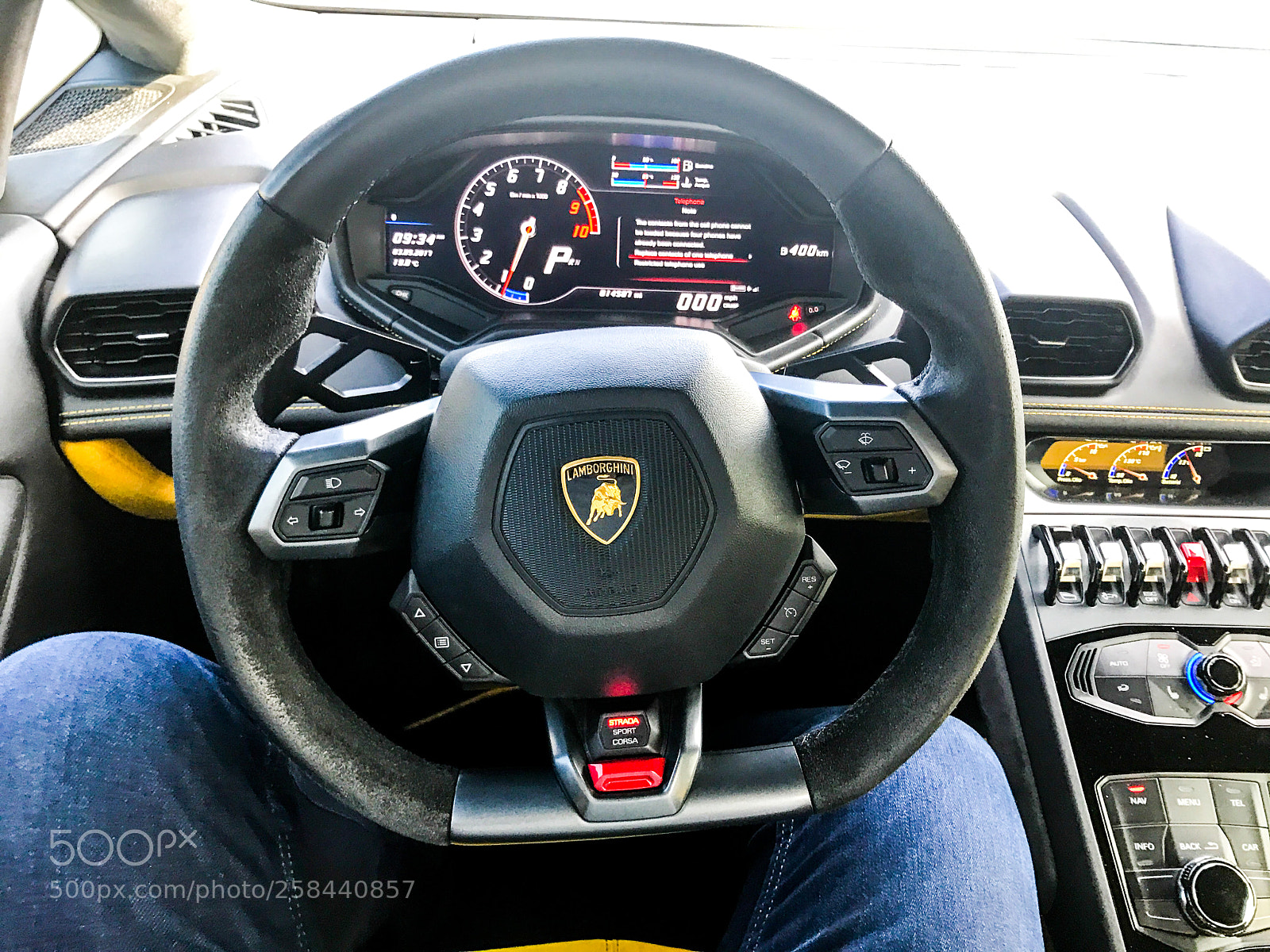 Apple iPhone 7 sample photo. Lamborghini huracan, inside photography