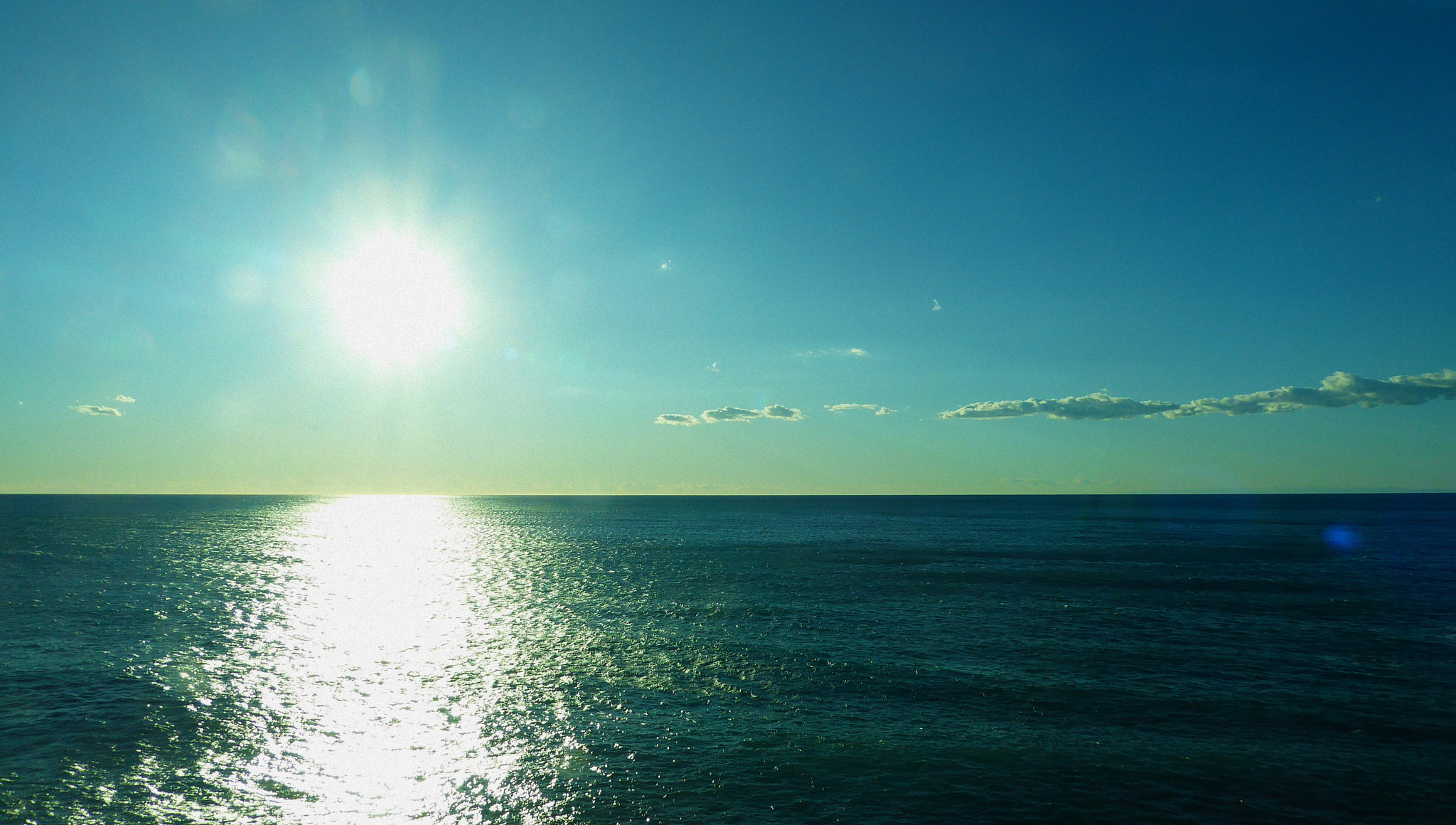 Panasonic Lumix DMC-ZS50 (Lumix DMC-TZ70) sample photo. Sol mar y nubes photography