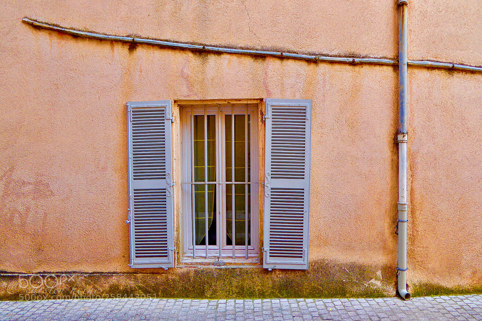 Panasonic DMC-TZ61 sample photo. ...housefront 3...
cassis, france photography