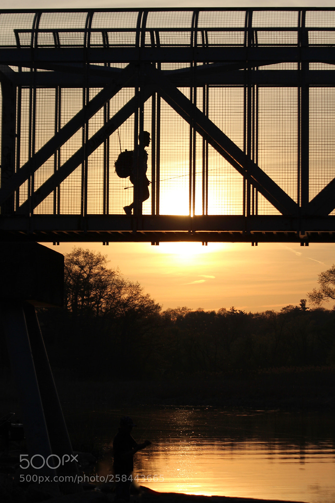 Canon EOS 700D (EOS Rebel T5i / EOS Kiss X7i) sample photo. Fisherman returns home photography