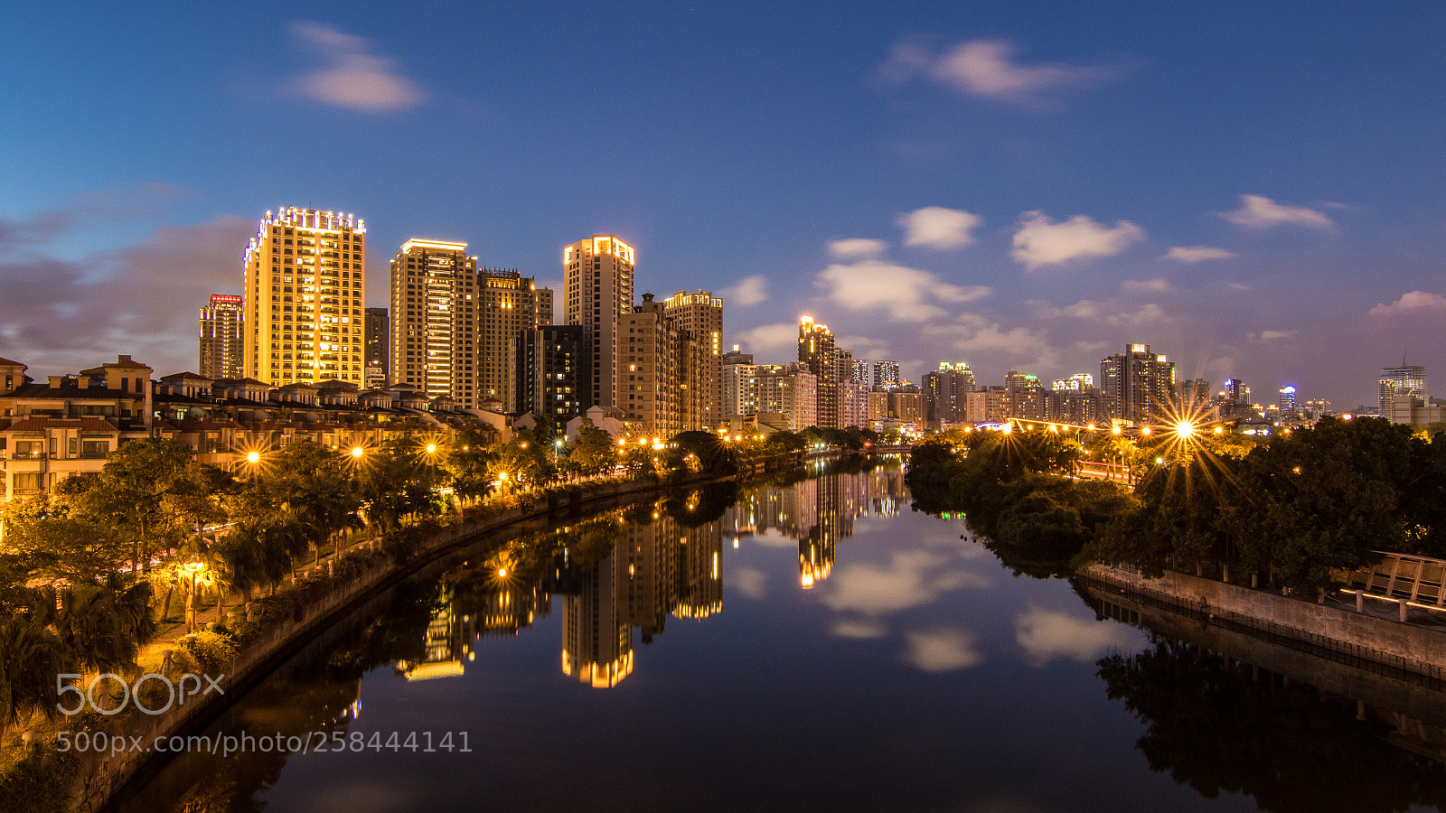 Canon EOS 7D Mark II sample photo. Nightscape in kaoshiuung photography