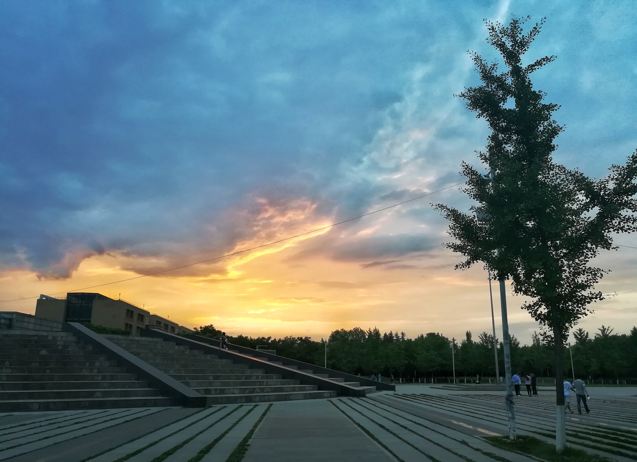 HUAWEI c??Eu?s 6X sample photo. Square photography
