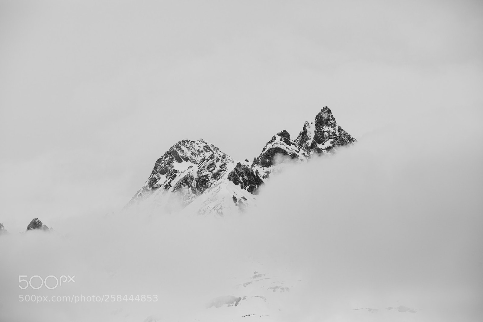Canon EOS 5D Mark IV sample photo. Above the cloud photography