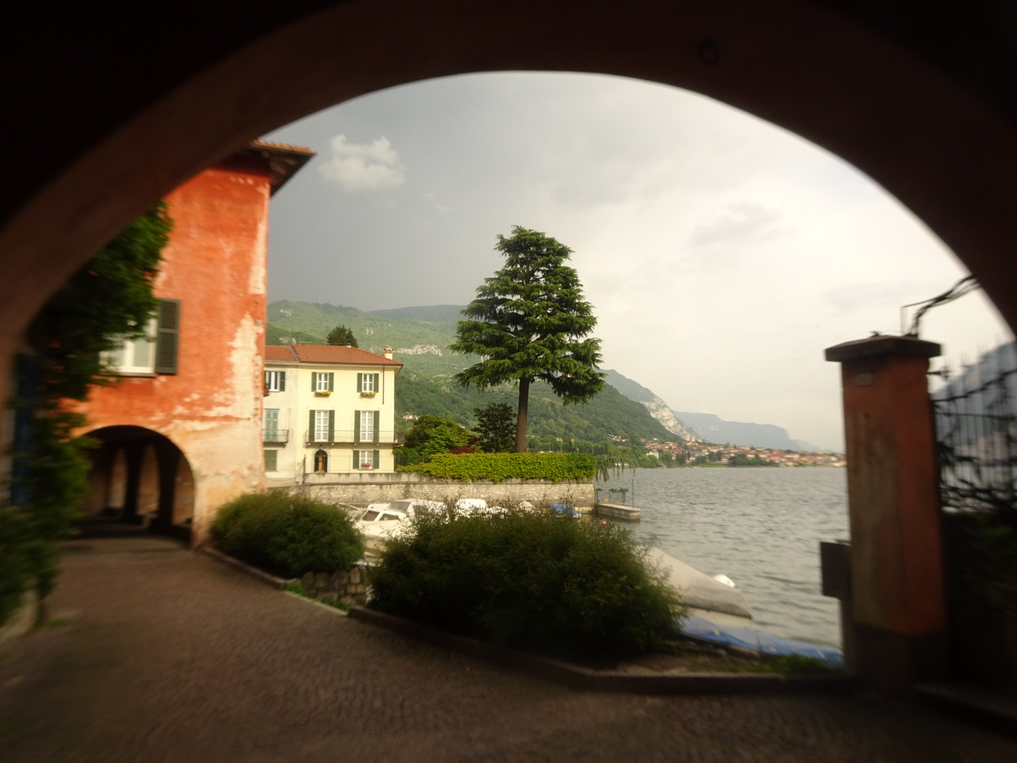 Sony Cyber-shot DSC-HX80 sample photo. Lago di como photography