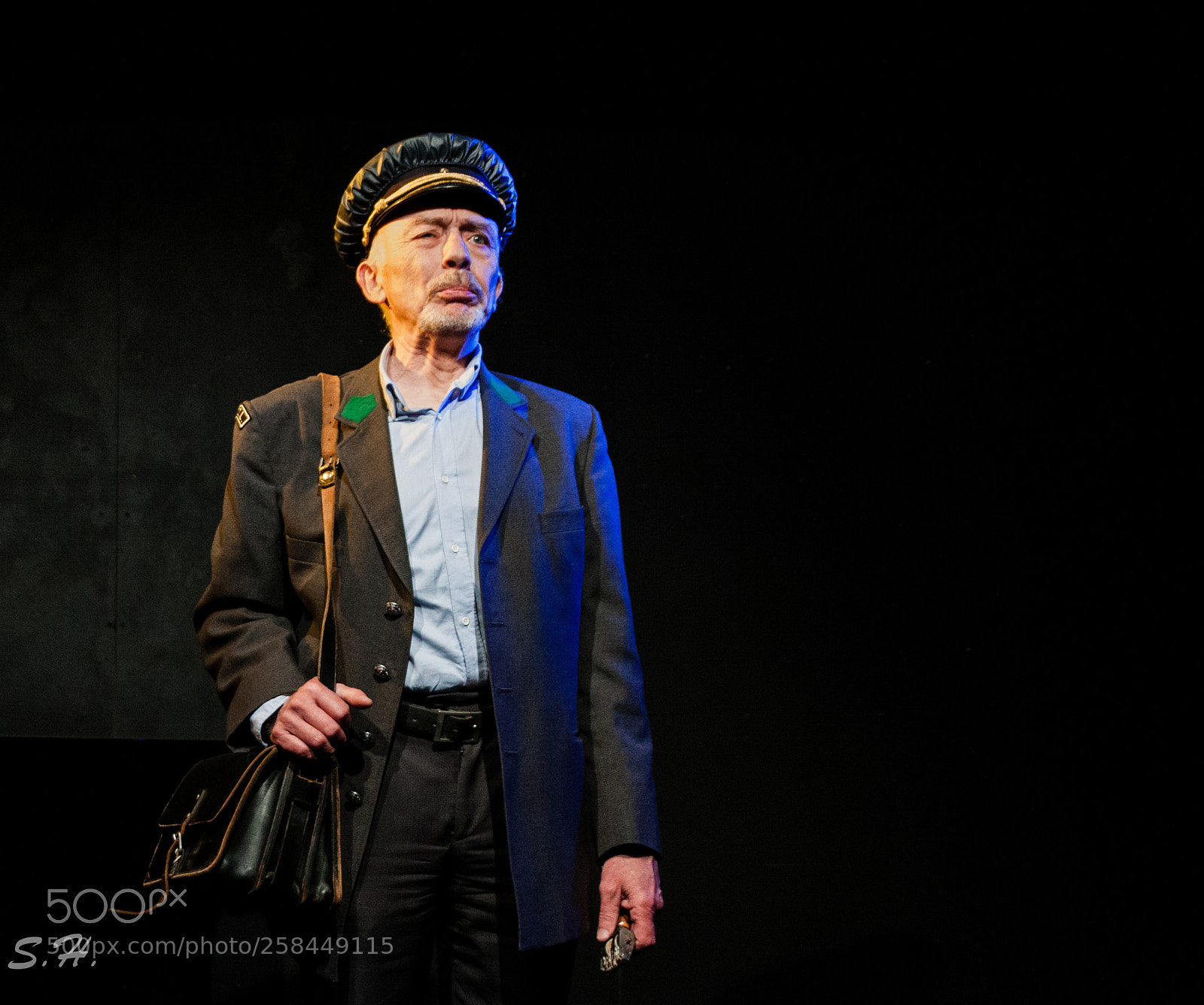 Canon EOS 50D sample photo. Cabaret ginsbourg photography