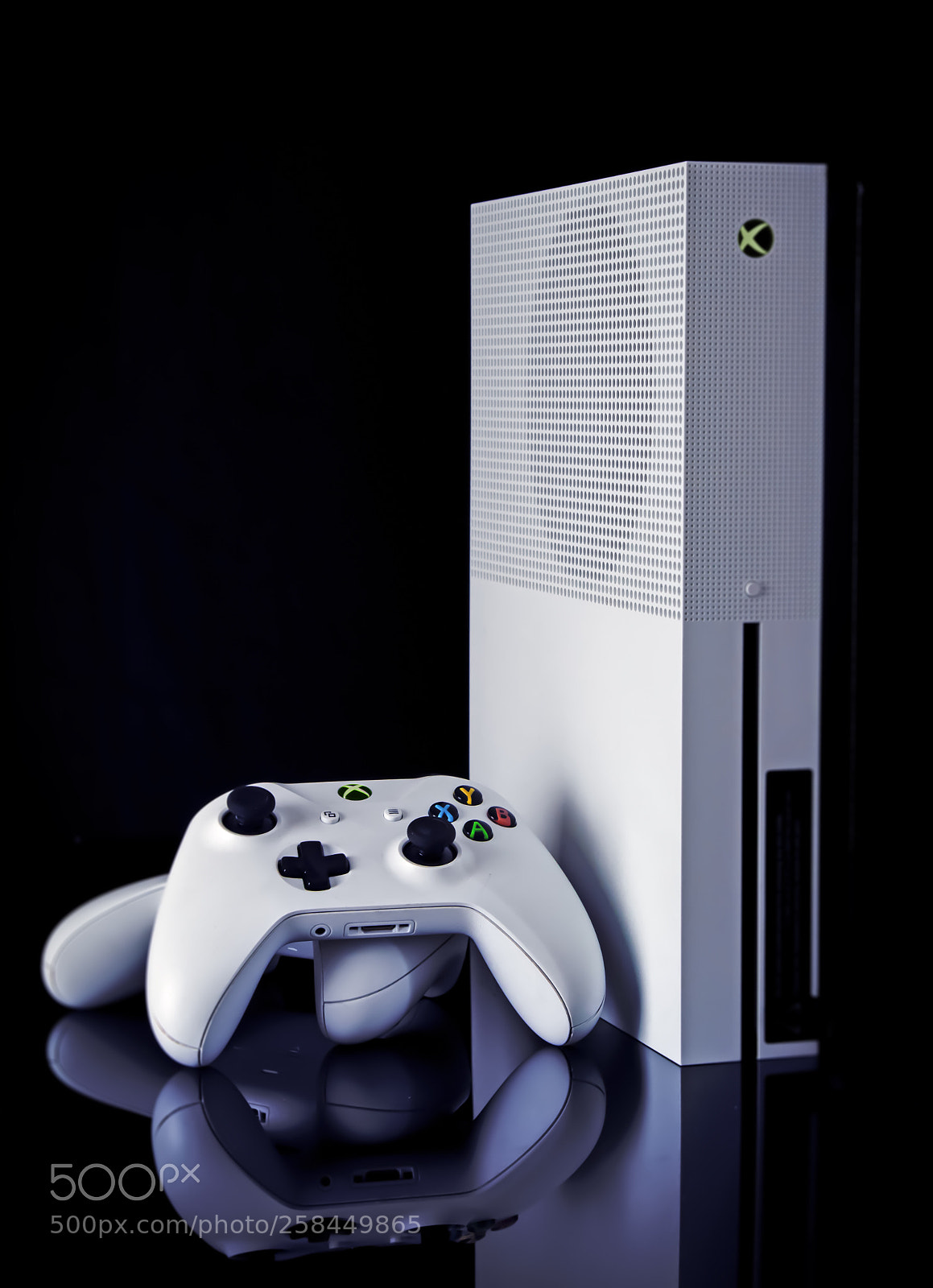 Canon EOS 80D sample photo. Xbox one s photography