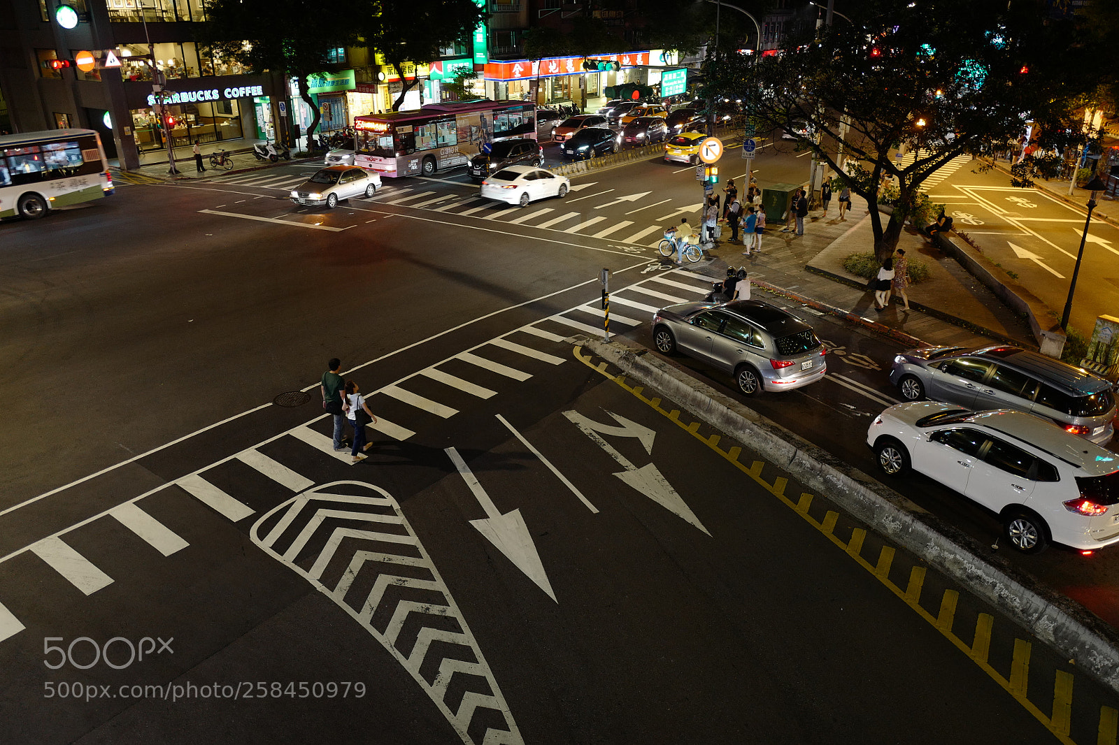 Leica Q (Typ 116) sample photo. 牽你的手，前程後路，我都不問 photography