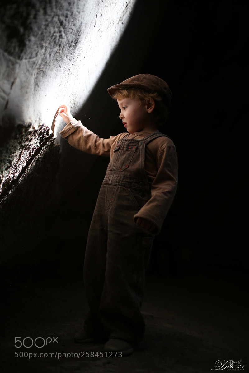 Canon EOS 6D sample photo. Touch the light photography