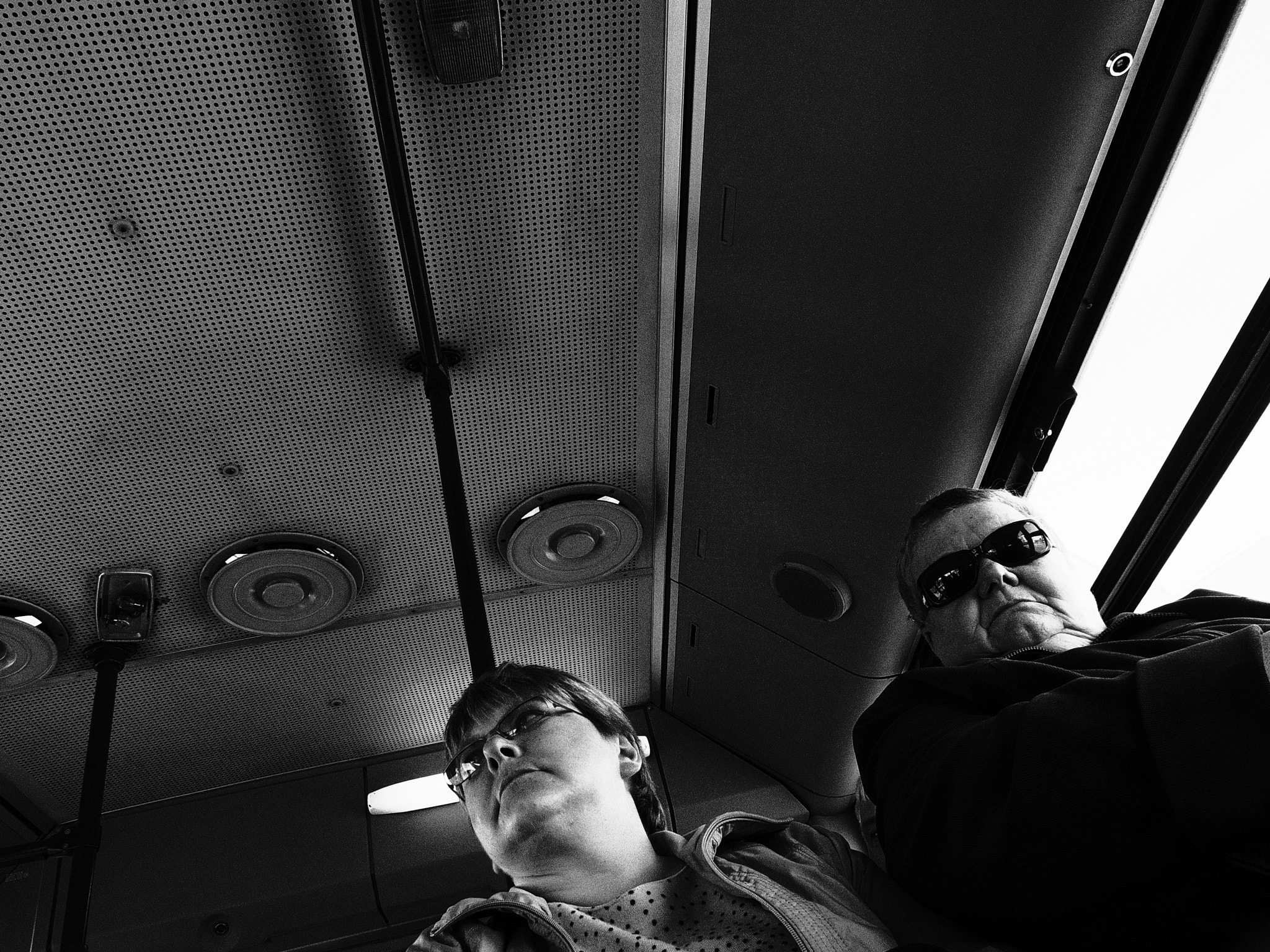 Fujifilm X20 sample photo. Следят keep an eye on photography