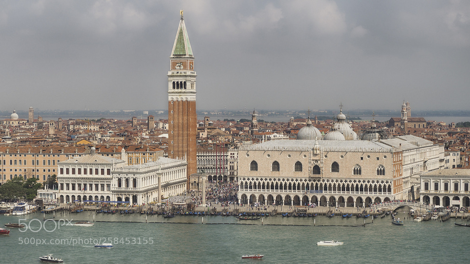 Olympus OM-D E-M10 sample photo. Venice photography