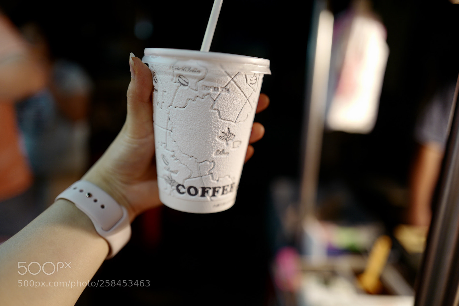 Leica Q (Typ 116) sample photo. 烤腸老闆推薦了隔壁的甘蔗汁，我收下了這顆安利 photography