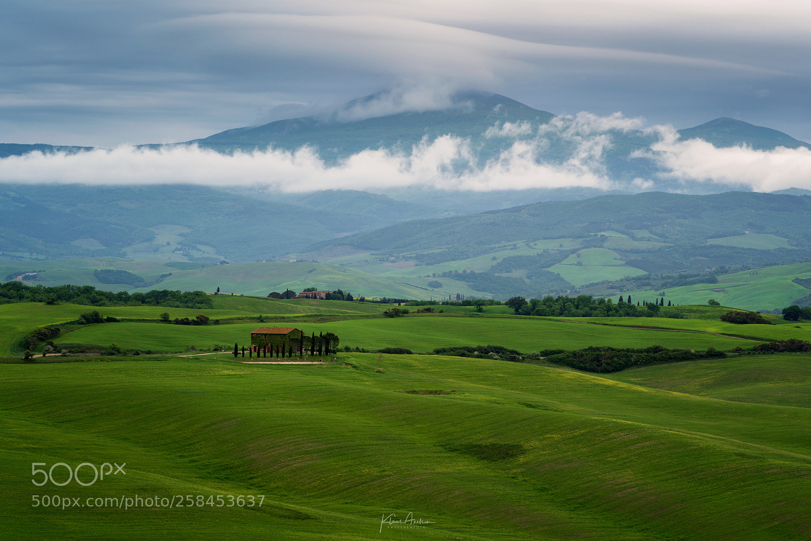 Sony a7R II sample photo. "moody tuscany" photography