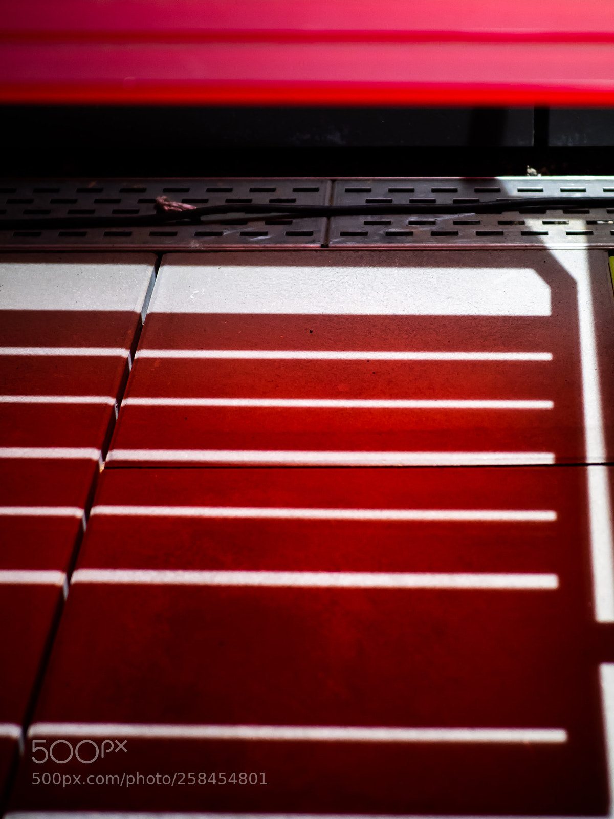Olympus OM-D E-M1 Mark II sample photo. The red bench ii photography