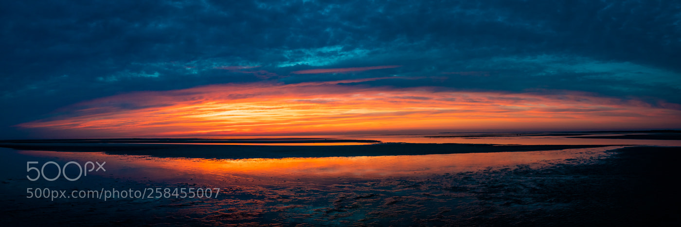 Canon EOS 5D Mark IV sample photo. Rock harbor sunset photography