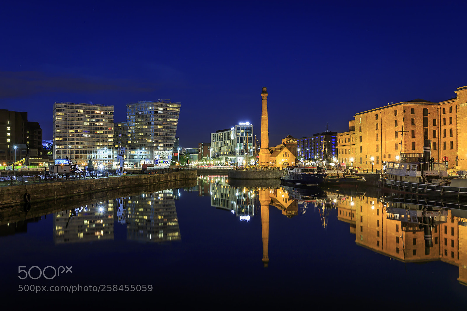 Canon EOS 7D Mark II sample photo. Canning docks liverpool photography