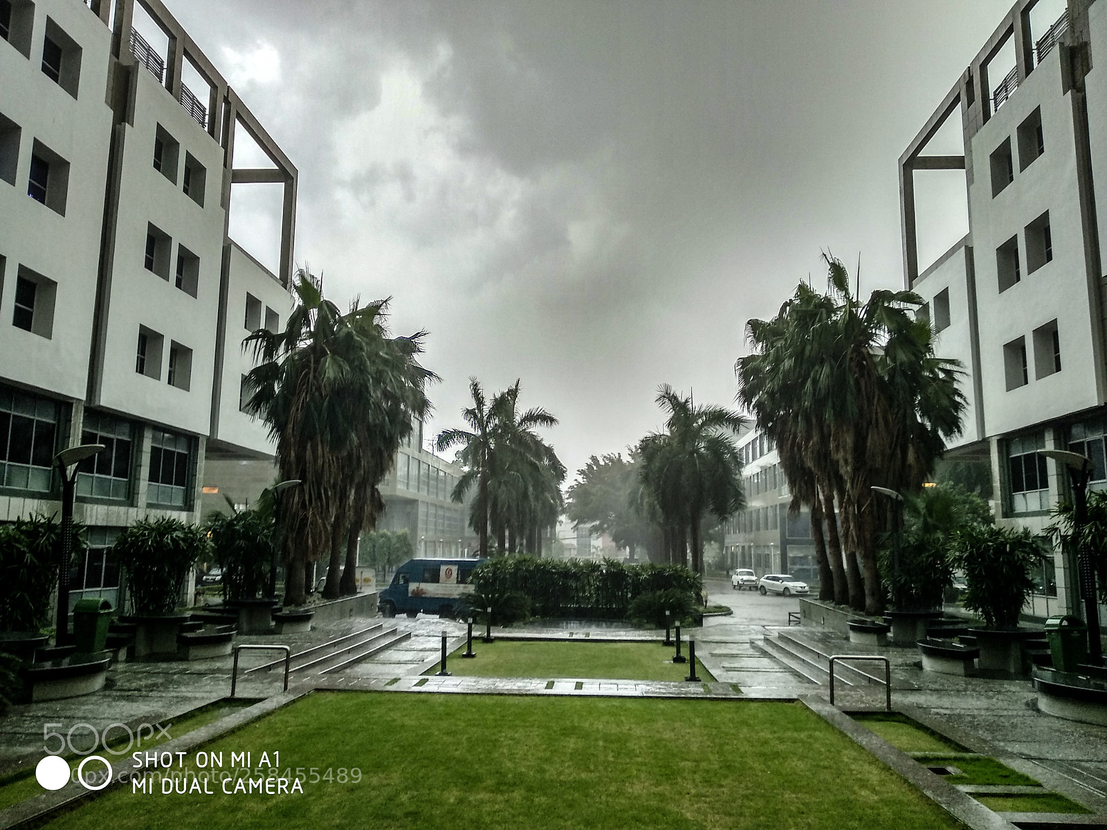 Xiaomi Mi A1 sample photo. Storm time photography