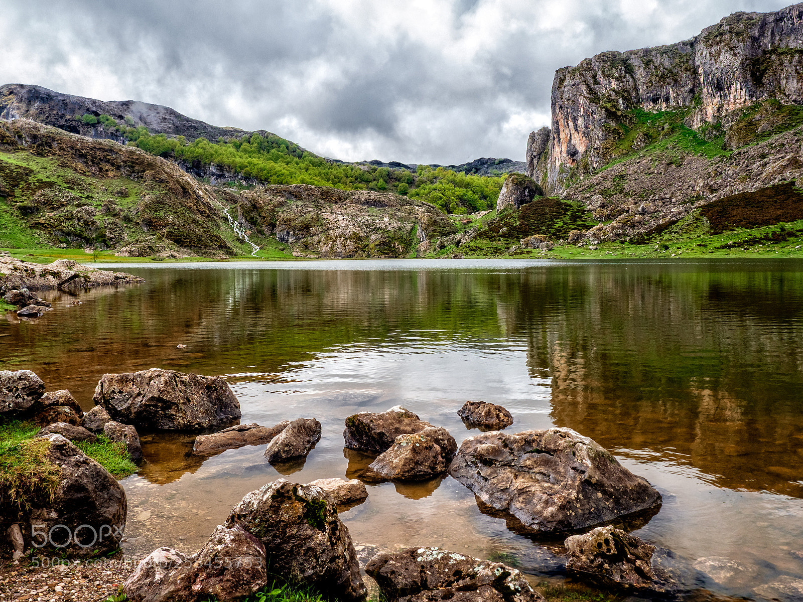 Olympus OM-D E-M1 Mark II sample photo. Ercina lake, asturias, spain photography