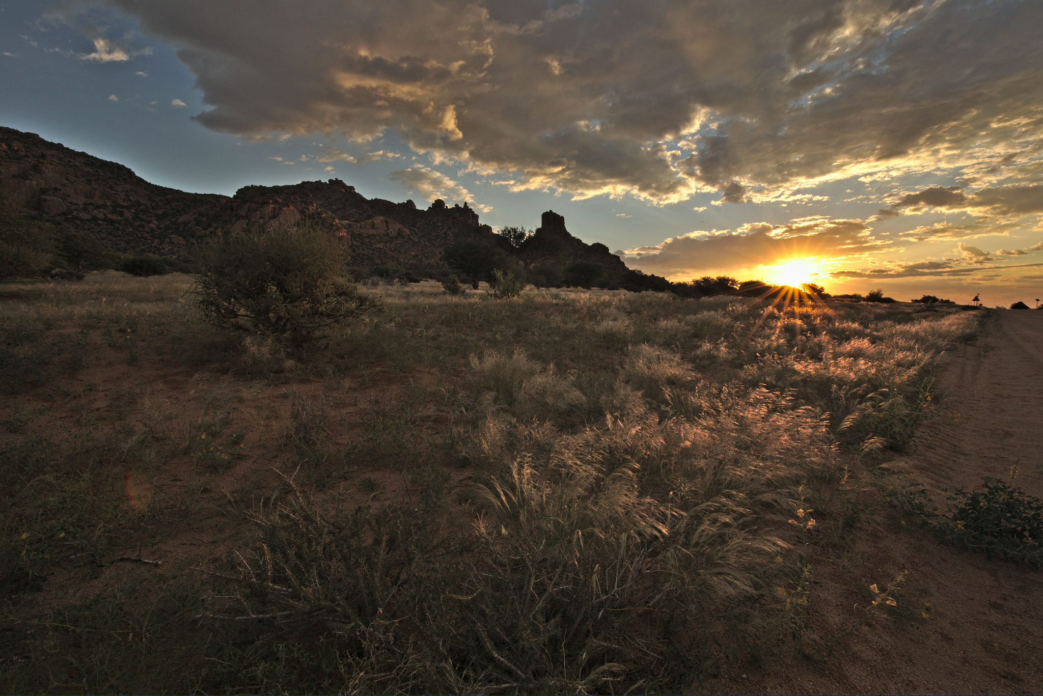 Canon EF 16-35mm F4L IS USM sample photo. Sundowner (namibia) photography