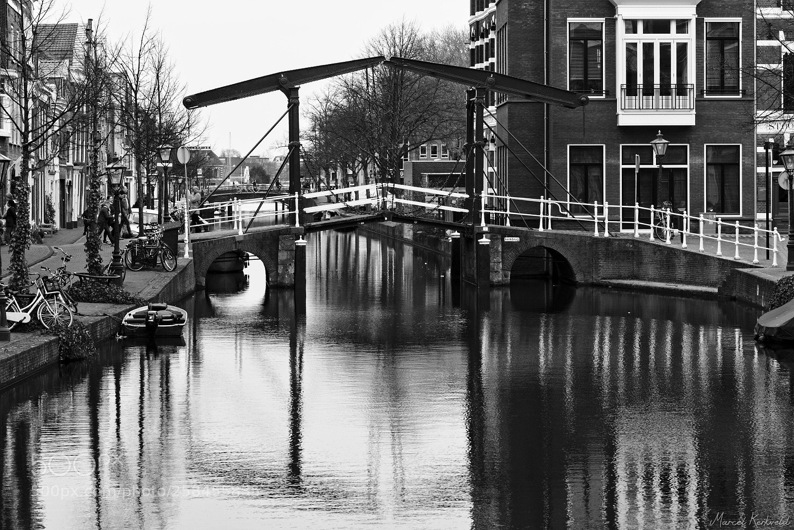 Canon EOS 70D + Canon EF 50mm F1.8 STM sample photo. Going dutch photography