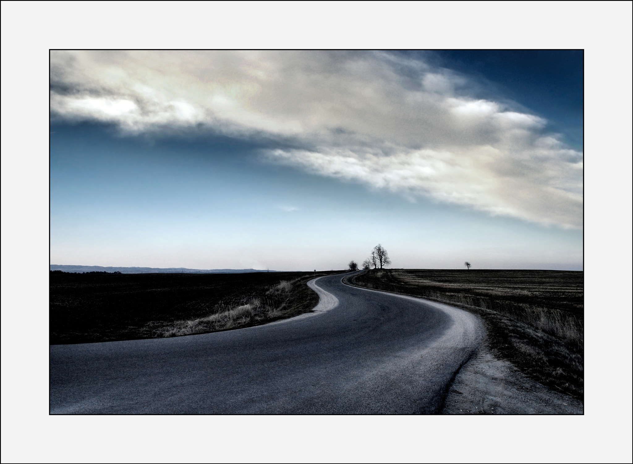 Sigma 18-200mm F3.5-6.3 DC OS HSM sample photo. Another view of the road photography