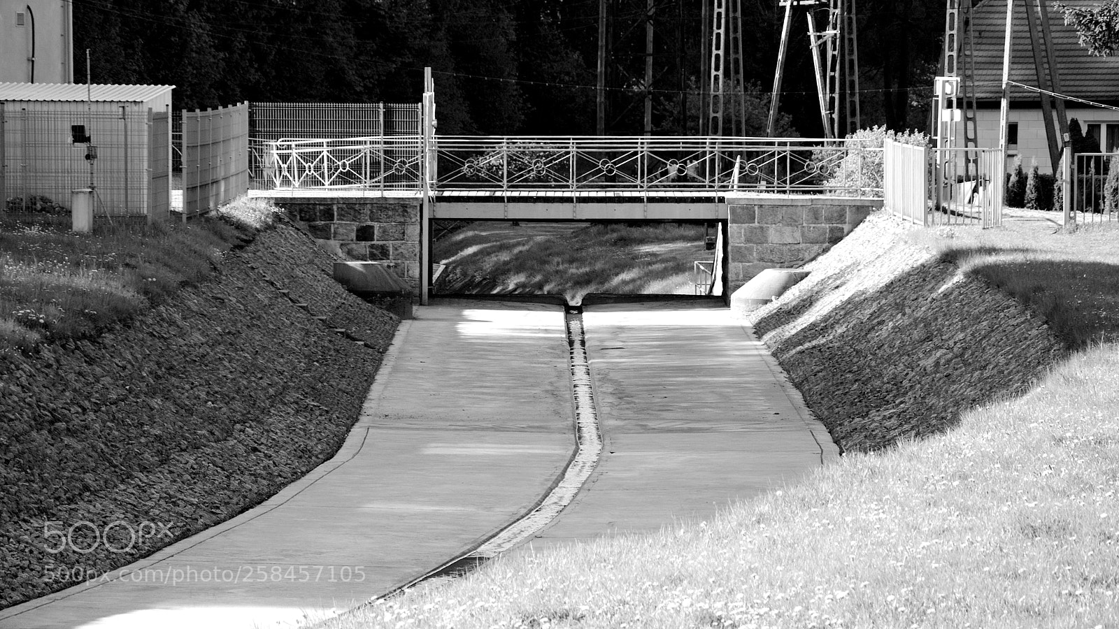 Nikon D3200 sample photo. An old power plant photography