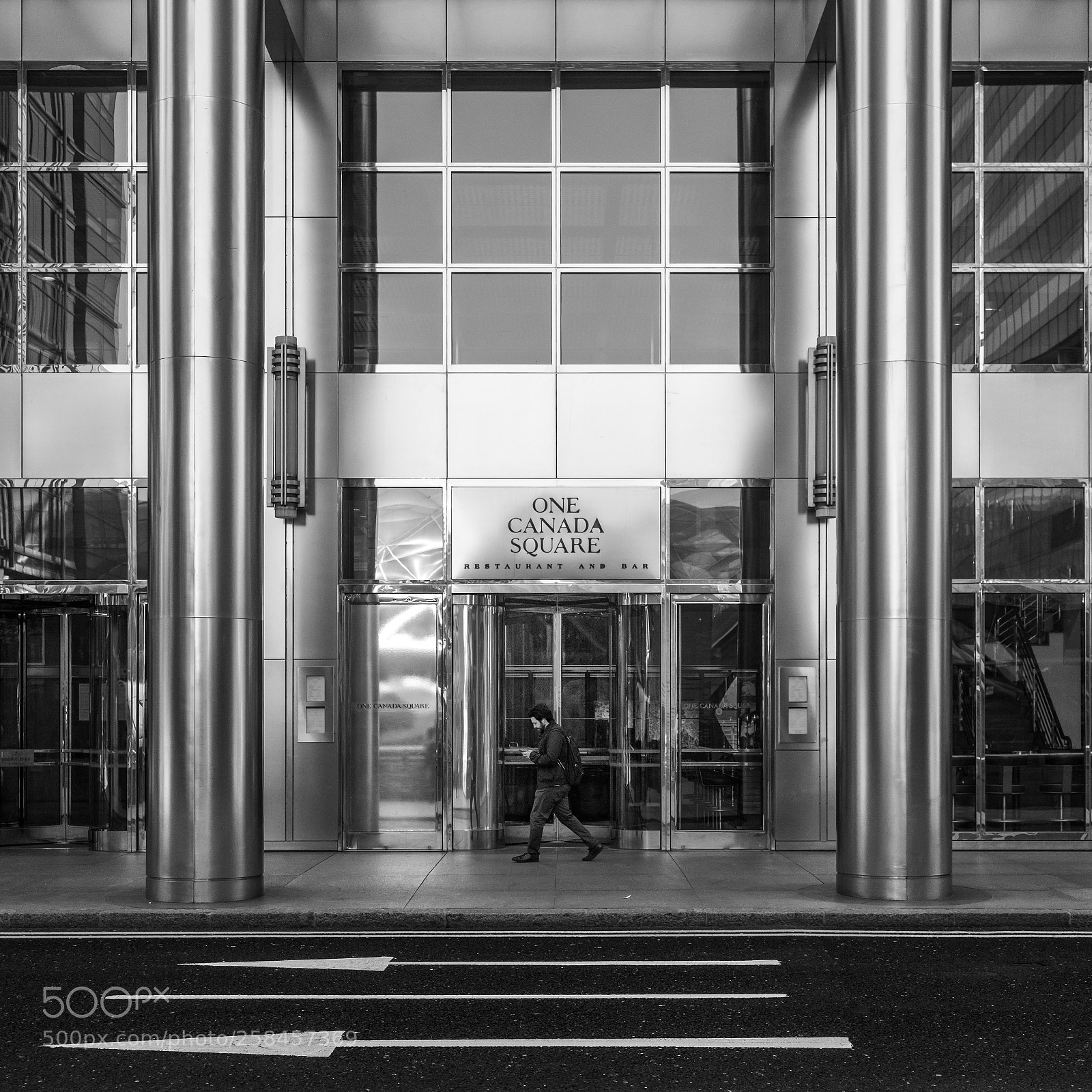 Sony a7R II sample photo. One canada square photography