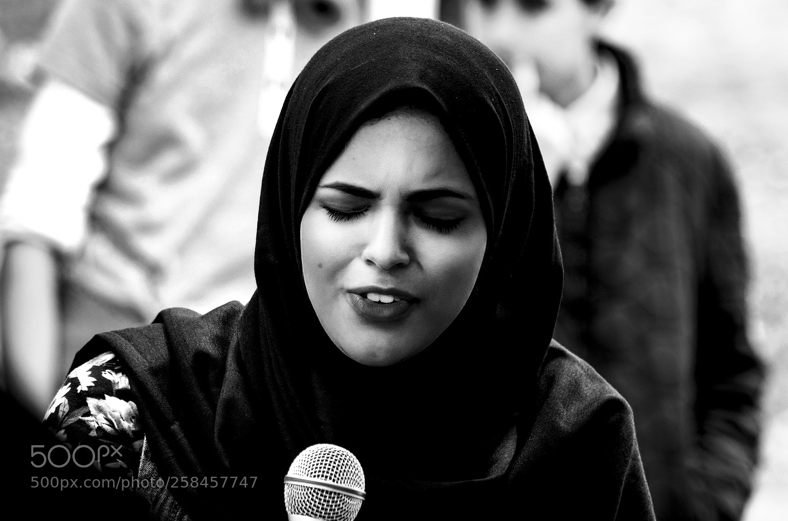 Pentax K-5 sample photo. The singer photography