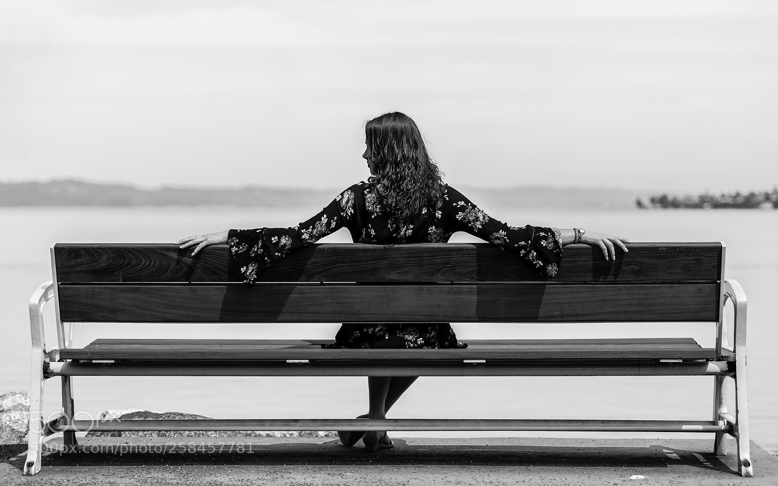 Canon EOS 5D Mark IV sample photo. Caitlin on a bench photography