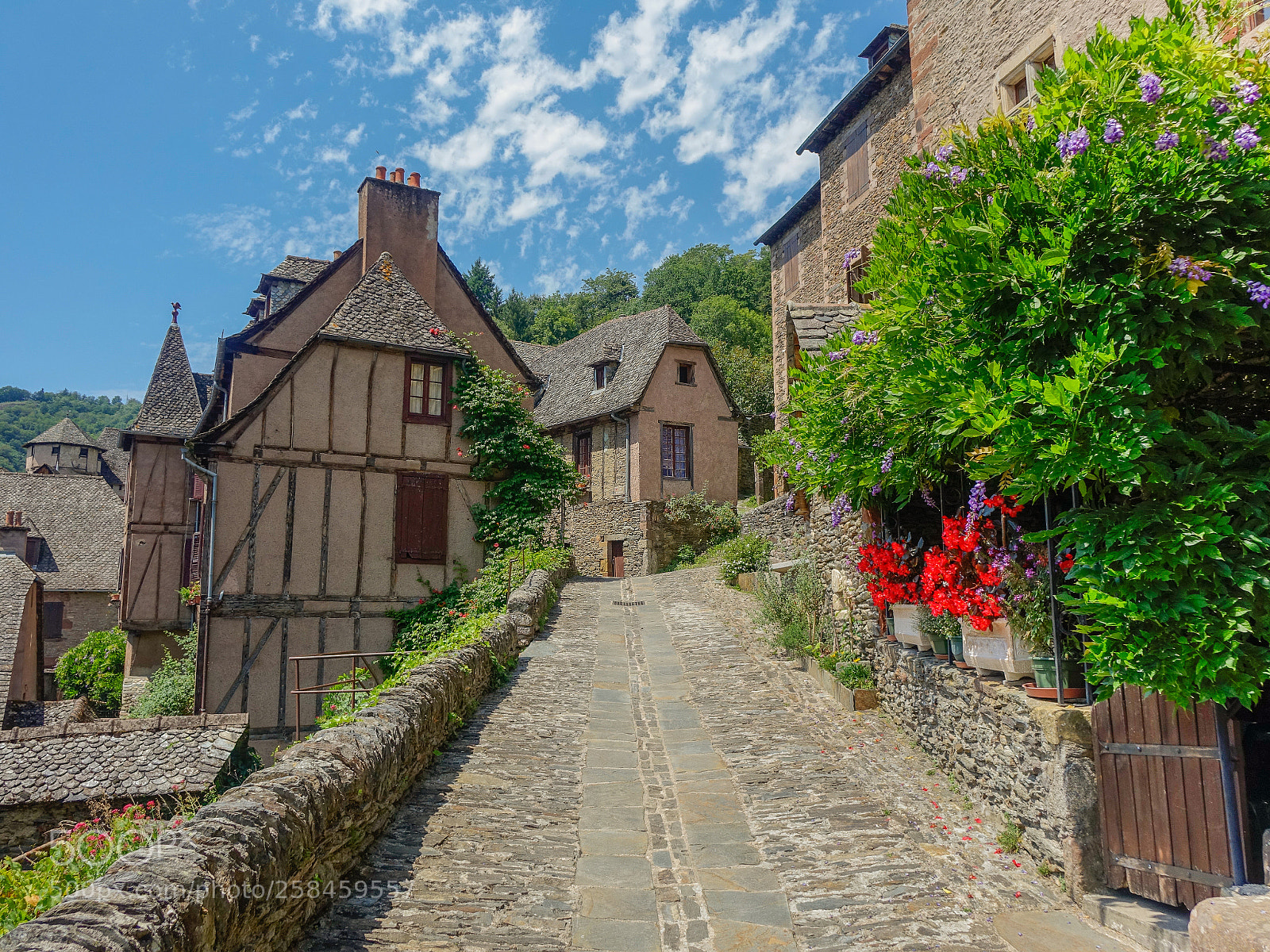 Sony Cyber-shot DSC-RX10 sample photo. Typical narrow stone streets photography