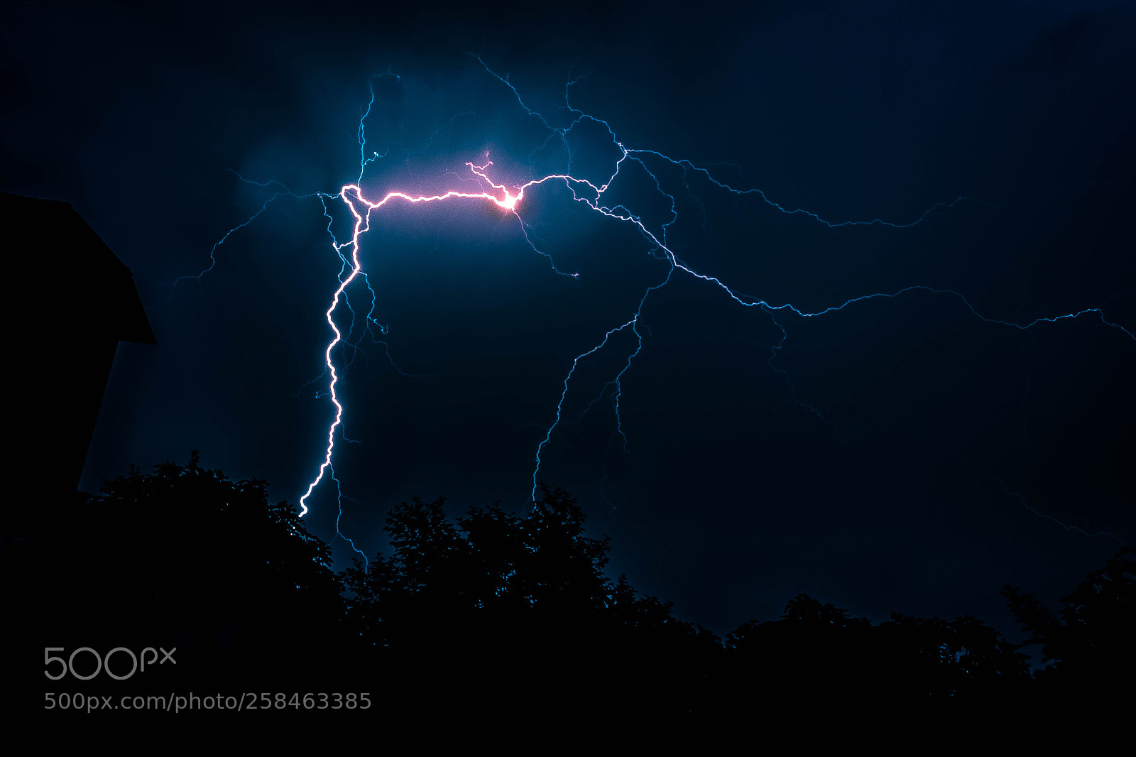 Nikon D5200 sample photo. Lightning photography