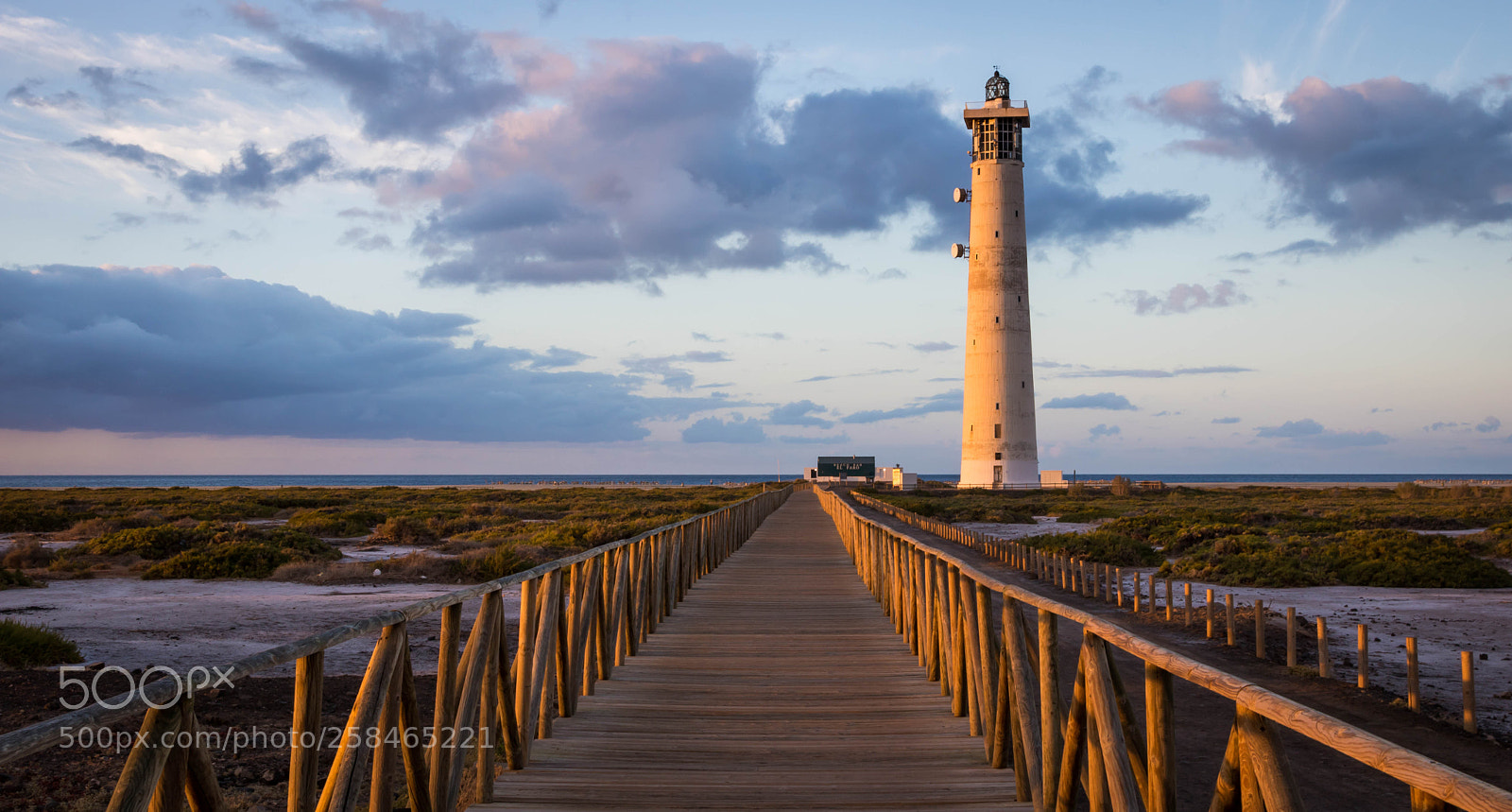 Canon EOS 750D (EOS Rebel T6i / EOS Kiss X8i) sample photo. Lighthouse photography